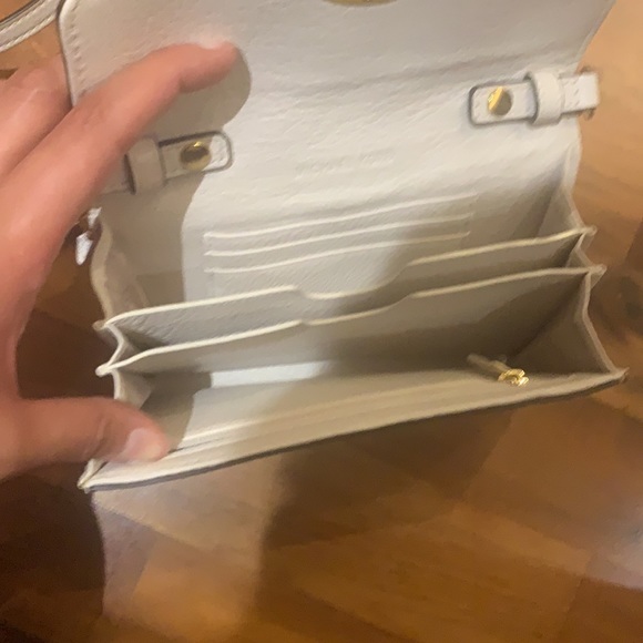 Michael Kors bag, white bag, white purse, ladies purse - Picture 5 of 6